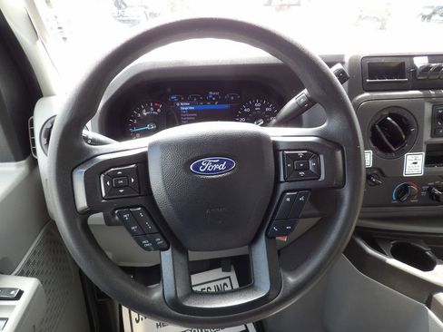 Used 2021 Ford E-350 and Econoline 350 Super Duty RWD image 18