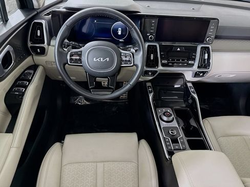 Certified 2023 Kia Sorento SX Prestige AWD/4WD image 4