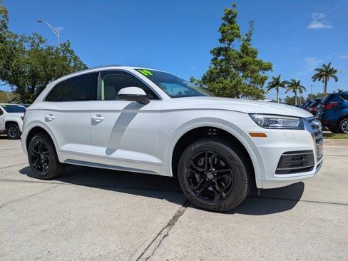 Used 2019 Audi Q5 2.0T Premium w/ Convenience Package AWD/4WD image 2