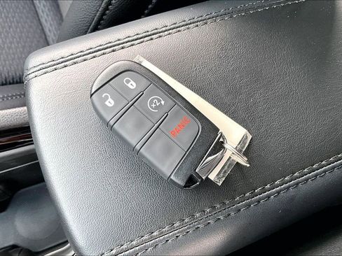 New 2026 Jeep Compass Latitude AWD/4WD image 30