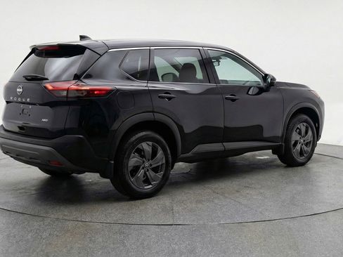 Used 2025 Nissan Rogue SV AWD/4WD image 9
