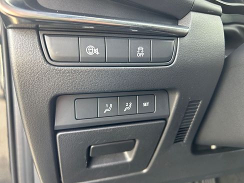 Used 2024 MAZDA MAZDA3 s FWD image 19