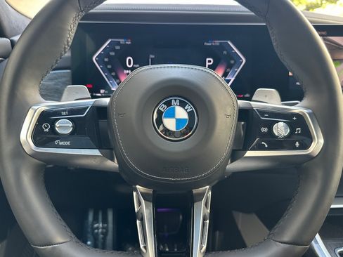 Used 2023 BMW 760i xDrive AWD/4WD image 22