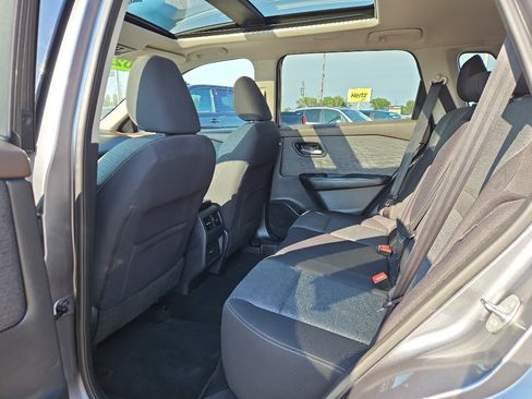 Used 2021 Nissan Rogue SV FWD image 13