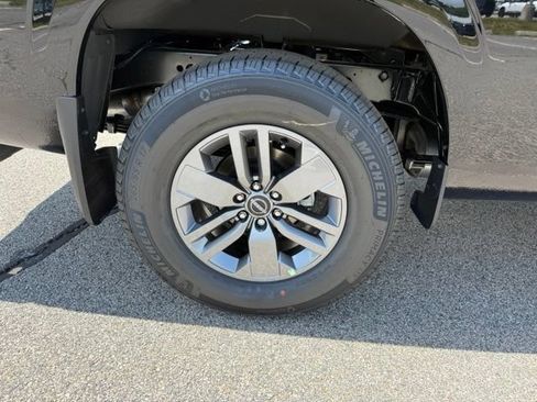 New 2026 Nissan Frontier SV w/ Tow Package AWD/4WD image 11