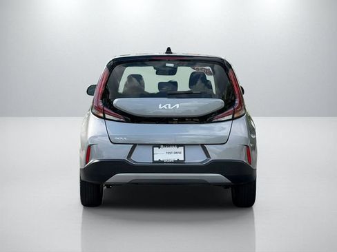 Used 2025 Kia Soul LX w/ LX Technology Package FWD image 6