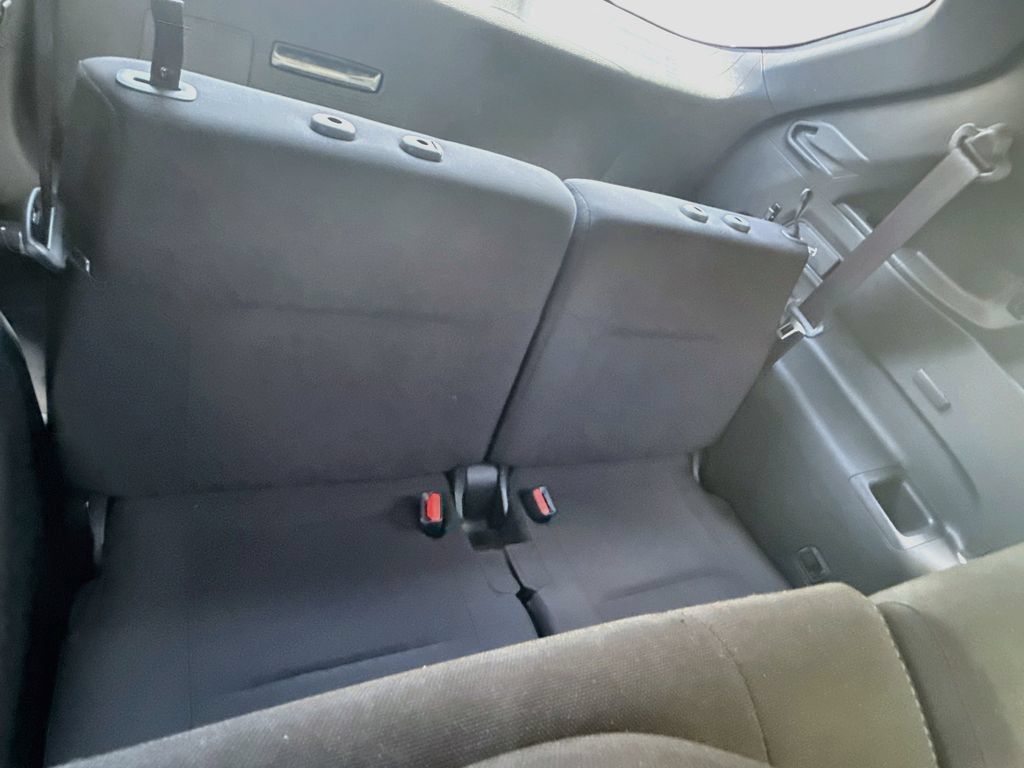 Used 2025 Mitsubishi Outlander ES FWD image 28