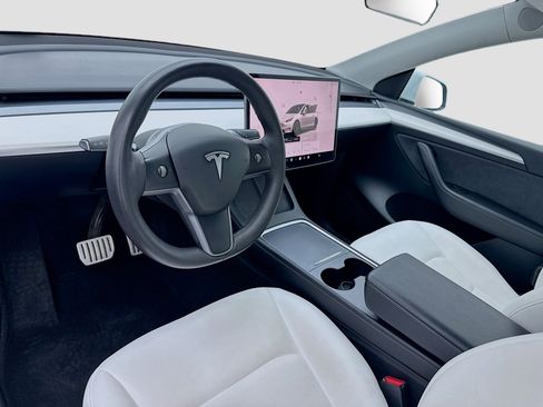 Used 2022 Tesla Model Y Performance image 7