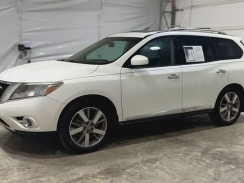 Used 2016 Nissan Pathfinder Platinum image 4