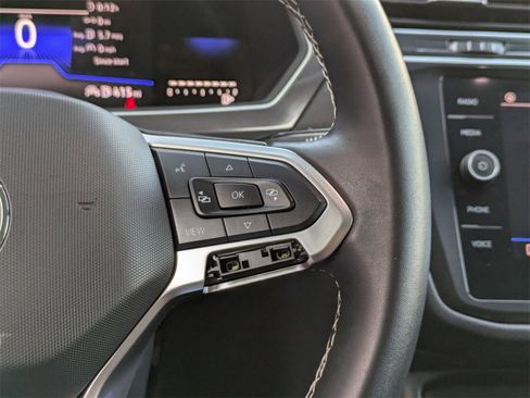 Used 2024 Volkswagen Tiguan SE image 20