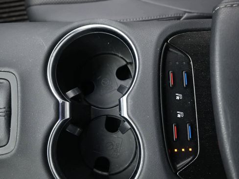 Used 2024 Toyota Venza Limited image 20