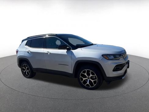 Used 2025 Jeep Compass Limited image 2