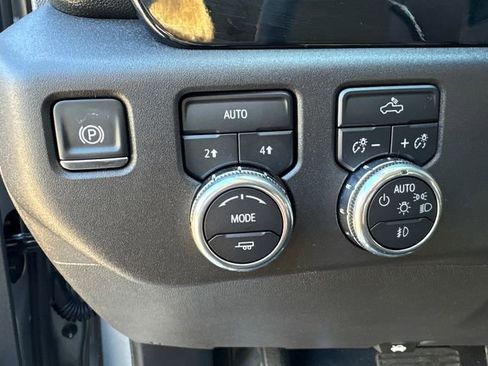 Used 2025 GMC Sierra 1500 Elevation image 27