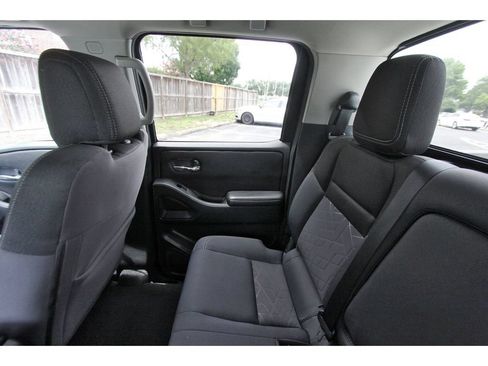 Used 2025 Nissan Frontier SV RWD image 12