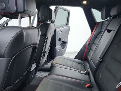 Used 2025 Porsche Macan GTS image 37