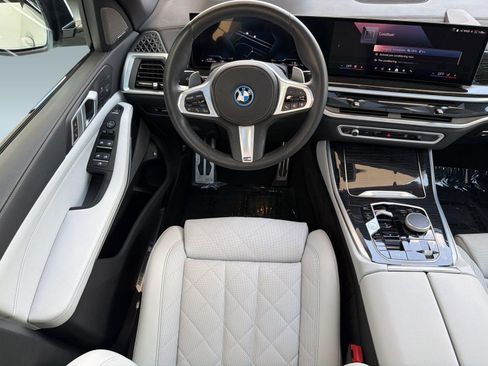 Used 2024 BMW X5 xDrive50e w/ M Sport Package AWD/4WD image 31