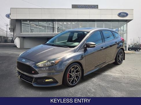 Used 2015 Ford Focus ST w/ Equipment Group 402A FWD image 3