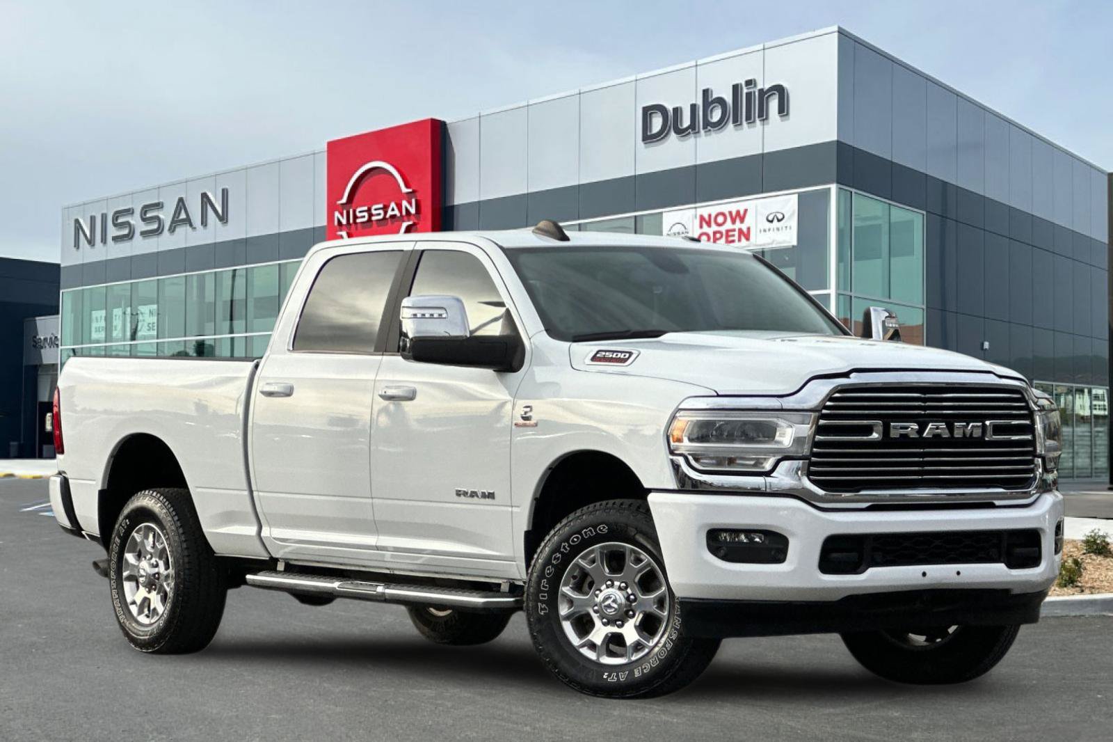 Used 2024 RAM 2500 Laramie AWD/4WD image 2