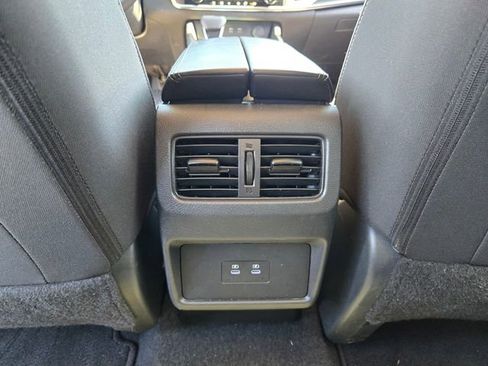 Used 2025 Nissan Rogue SV image 14