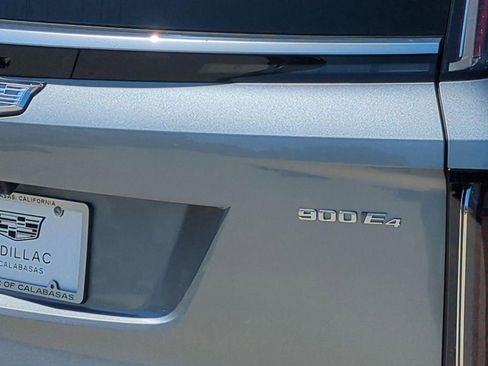 New 2026 Cadillac Vistiq Luxury w/ LPO, Floor Liner Package AWD/4WD image 18