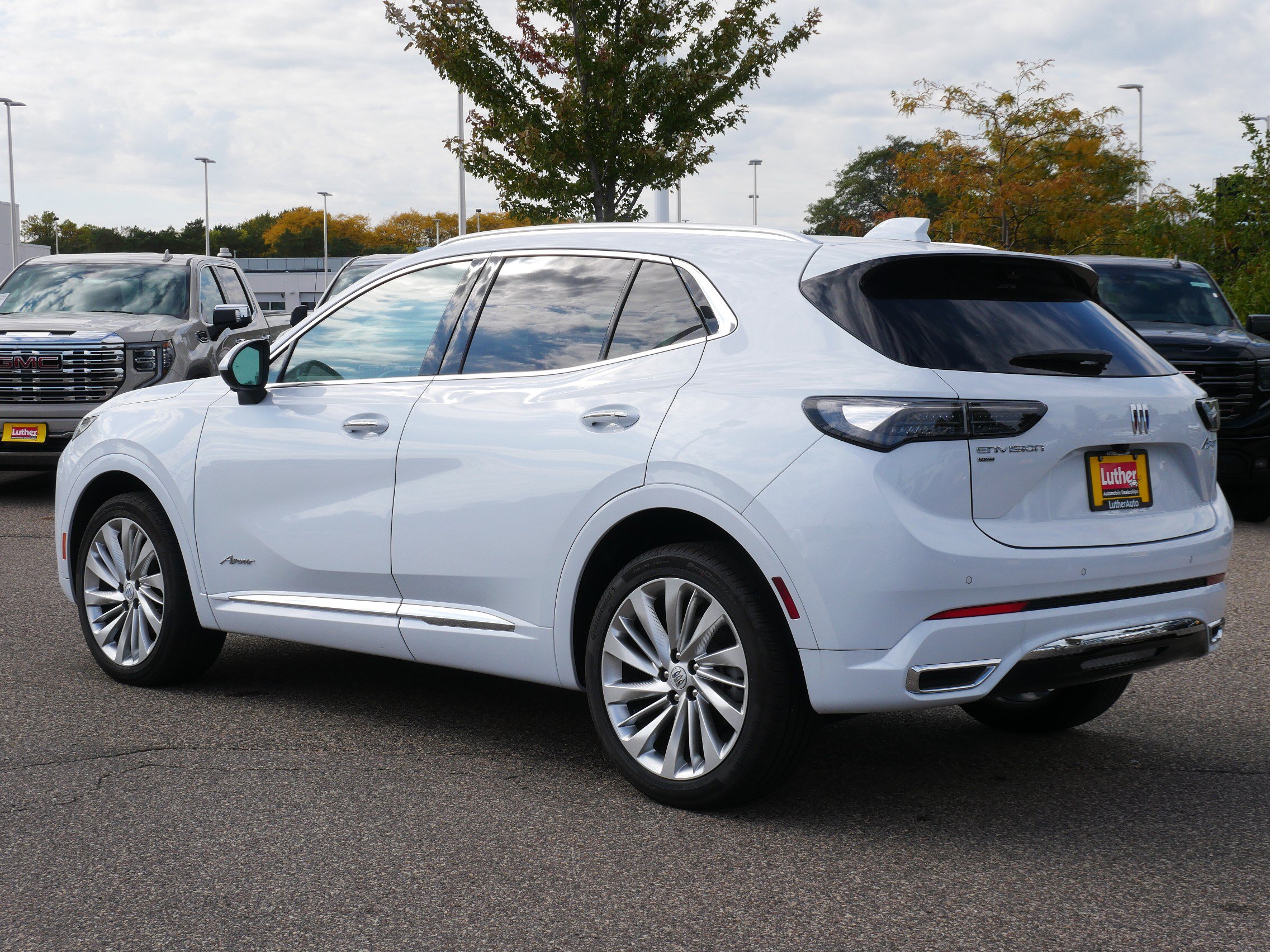 Used 2026 Buick Envision Avenir AWD/4WD image 2