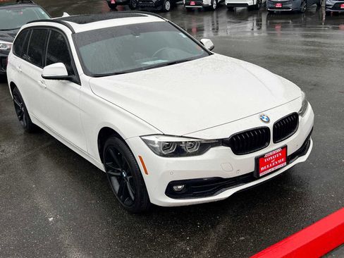 Used 2018 BMW 330i xDrive Wagon image 6