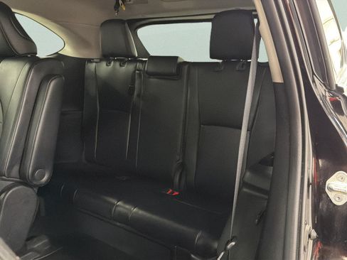 Used 2021 Toyota Highlander XLE AWD/4WD image 33