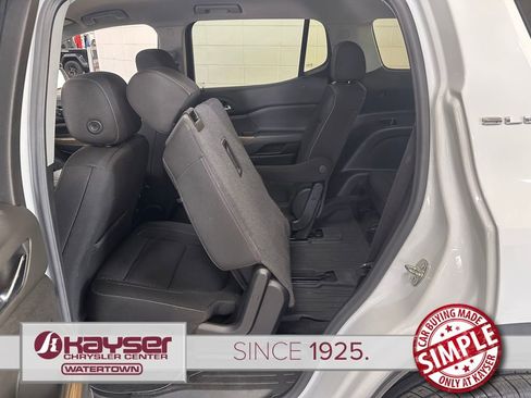 Used 2022 GMC Acadia SLE w/ LPO, Floor Liner Package AWD/4WD image 35