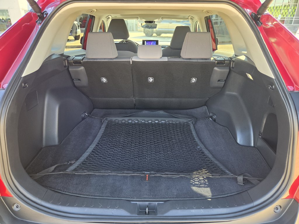 Used 2025 Toyota RAV4 XLE w/ Convenience Package FWD image 31