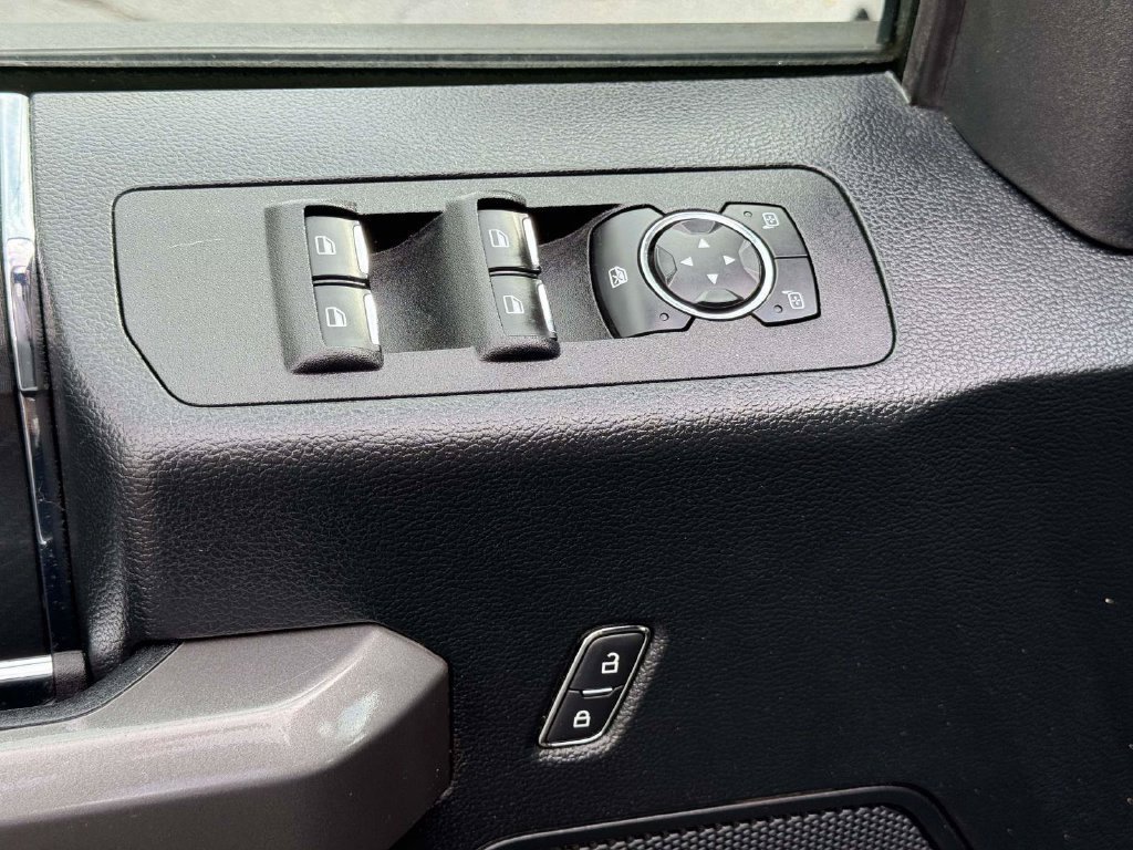 Used 2019 Ford F150 XLT w/ Equipment Group 302A Luxury AWD/4WD image 19