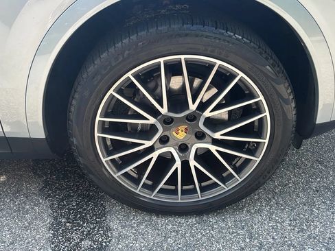 Used 2020 Porsche Cayenne AWD/4WD image 30
