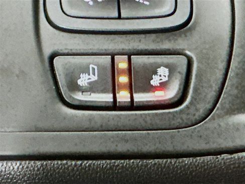 Used 2022 GMC Terrain SLE w/ Driver Convenience Package image 19