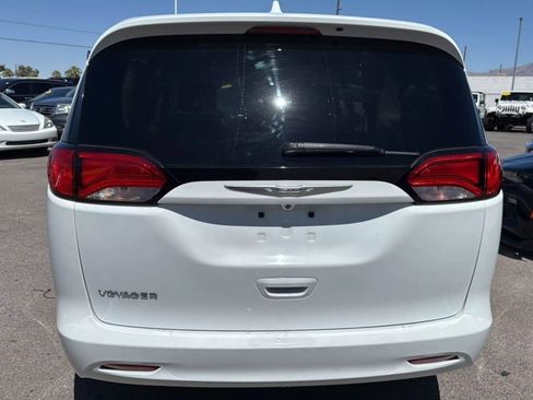 Used 2020 Chrysler Voyager Lxi image 6