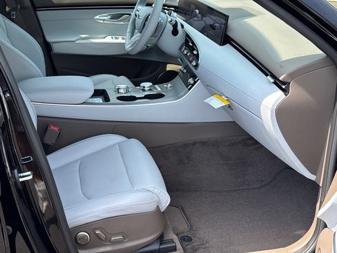 New 2026 Genesis GV70 2.5T Advanced AWD/4WD image 15