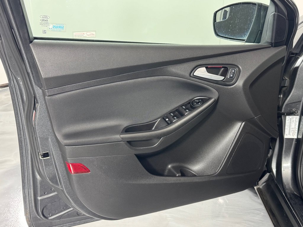 Used 2017 Ford Focus SEL FWD image 10
