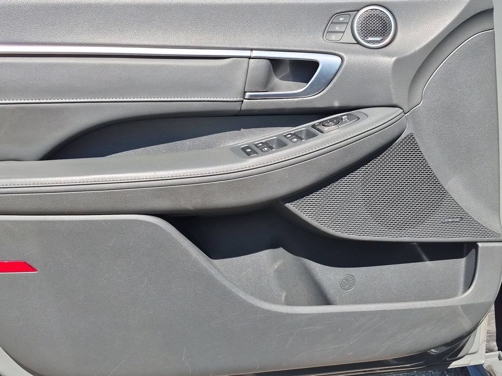 Used 2020 Hyundai Sonata Limited w/ Cargo Package FWD image 15
