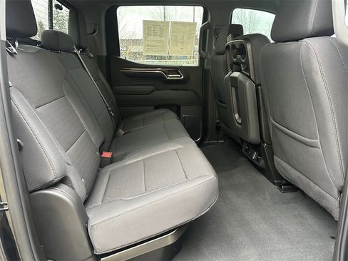 Used 2024 Chevrolet Silverado 1500 LT image 12