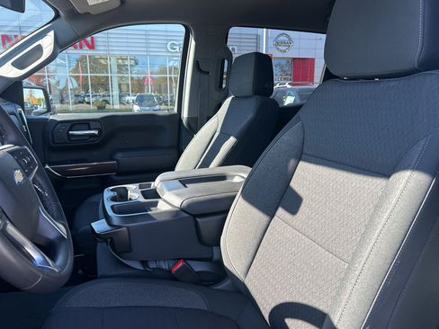 Used 2022 Chevrolet Silverado 1500 LT w/ Safety Package image 18