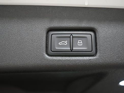 Used 2025 Audi Q5 Premium Plus w/ Premium Plus AWD/4WD image 21