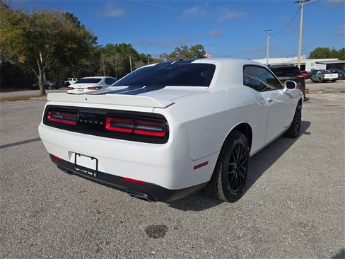 Certified 2019 Dodge Challenger SXT image 4