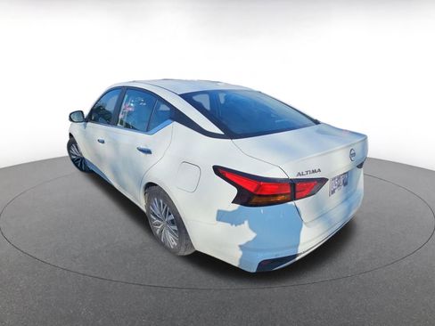 Used 2025 Nissan Altima 2.5 SV image 4