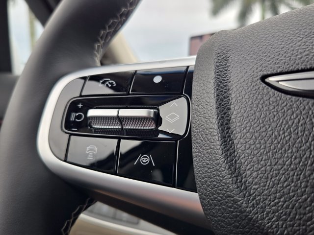 New 2027 Genesis GV70 2.5T Select AWD/4WD image 13