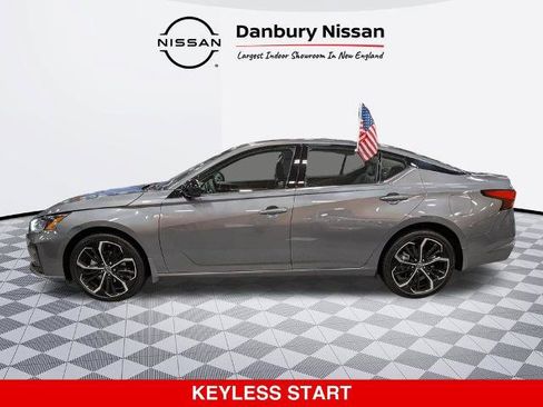 Certified 2025 Nissan Altima 2.5 SR AWD/4WD image 7