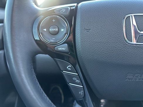 Used 2017 Honda Accord EX-L image 18