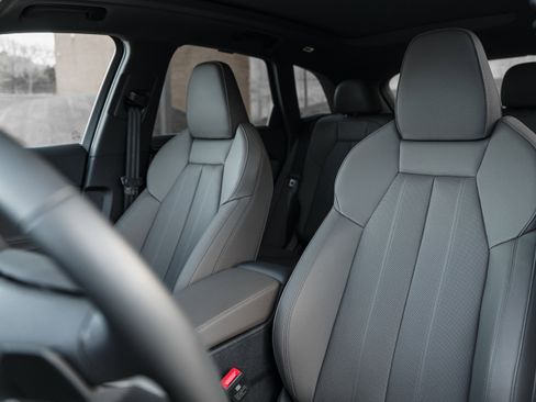 Used 2025 Audi Q5 Premium Plus w/ Premium Plus image 21