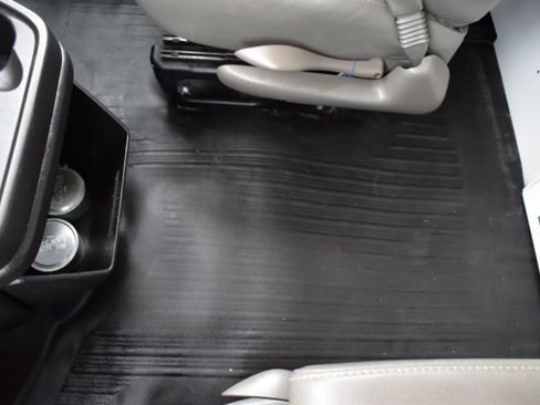 Used 2018 GMC Savana 2500 w/ Communications Package image 33