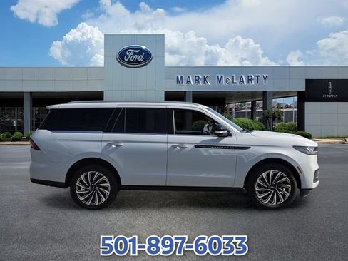 Certified 2025 Lincoln Navigator Black Label AWD/4WD image 6
