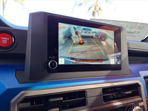 Certified 2025 Toyota Tacoma TRD Off-Road image 13