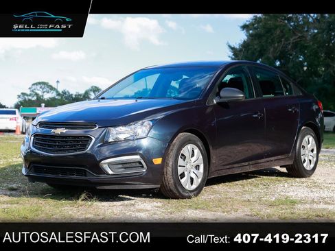 Used 2015 Chevrolet Cruze LS image 1