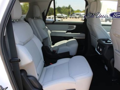 New 2027 Ford Expedition Max Platinum w/ Driver's Package RWD image 9